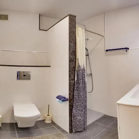 Am - 2 Schlafzimmer *
